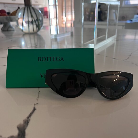 Bottega Veneta BV1176S 001 Black Grey Cat Eye Women Sunglasses main image 8